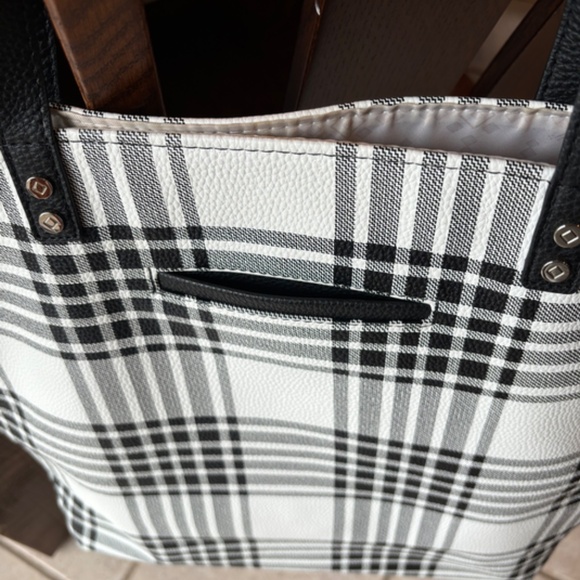 Thirty One Brand Large Shoulder Tote - help me find someone with HEA… - Picture 14 of 14